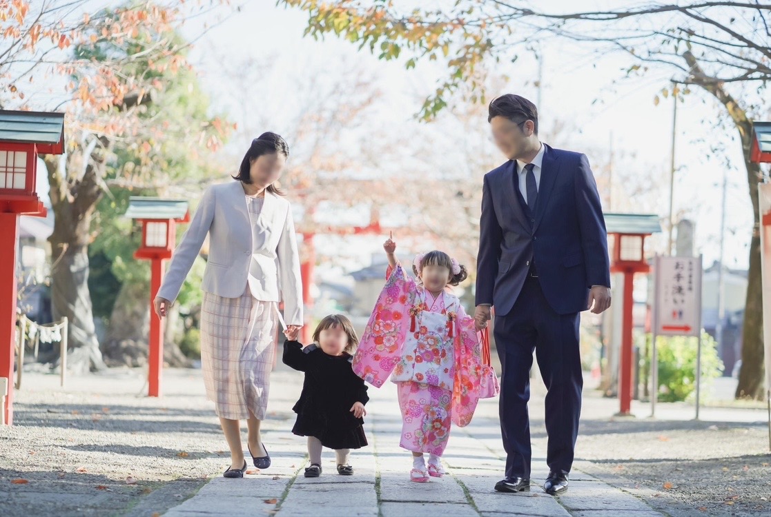 fotowaで七五三の出張撮影をした神社での家族写真